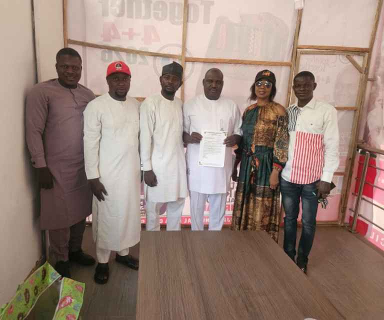 Maikalangu Donates Borehole to Nigeria Union of Journalists FCT, Pledges Stronger Media Partnership